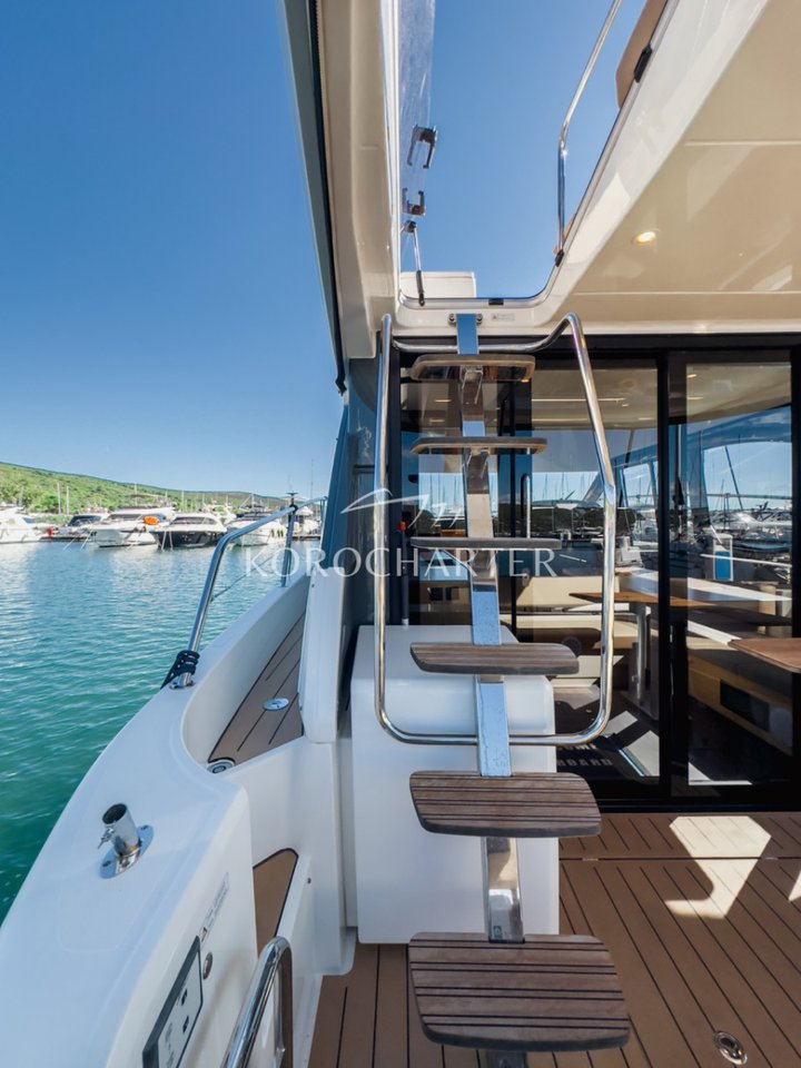 Bavaria R40 Fly — photo 6