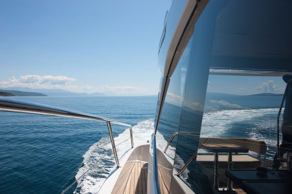 Bavaria R40 Fly — photo 12