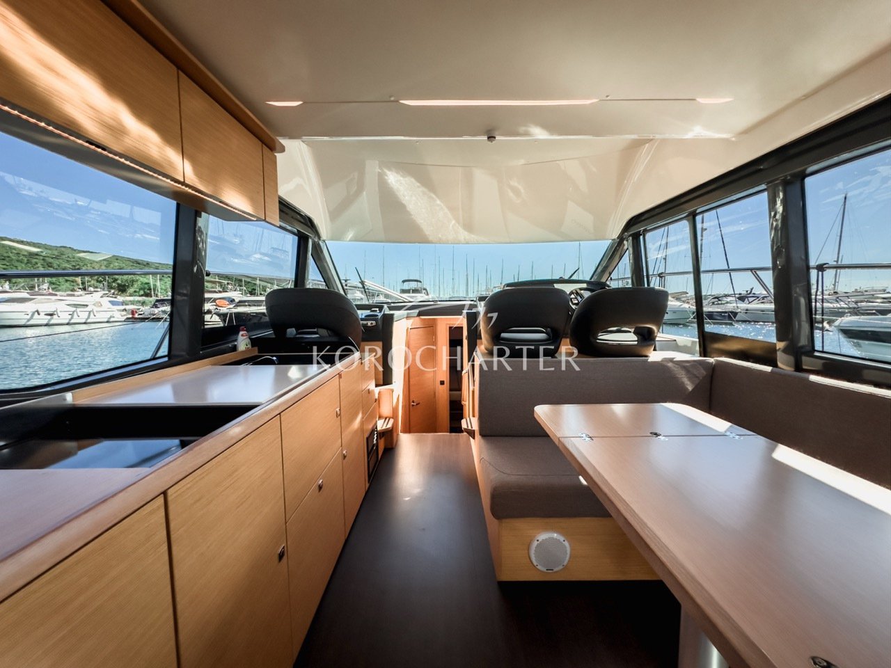 Bavaria R40 Fly — photo 14