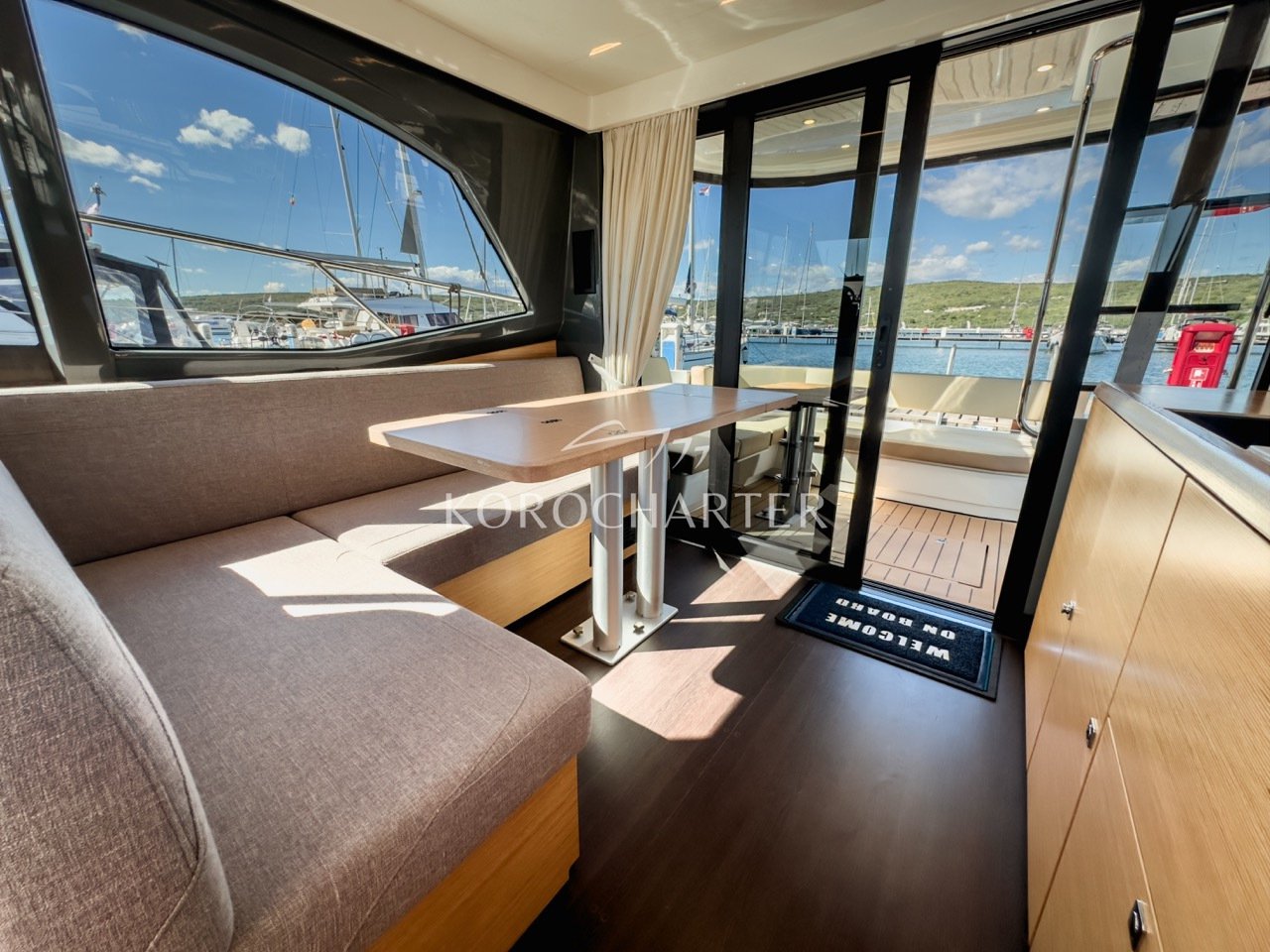 Bavaria R40 Fly — photo 15