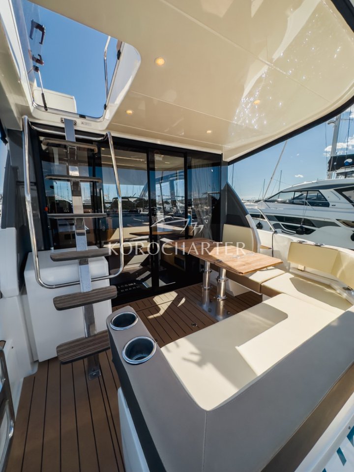 Bavaria R40 Fly — photo 17