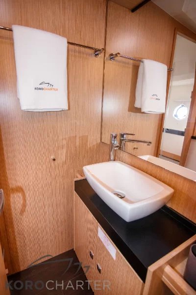Bavaria Virtess 420 Fly — photo 25