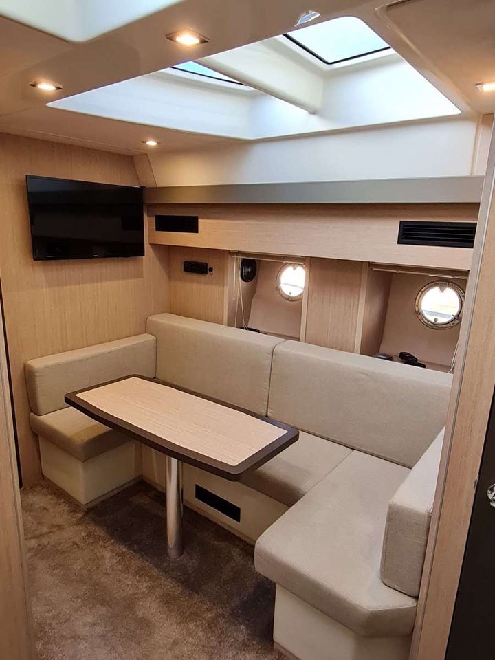 Cranchi M44 HT — photo 8