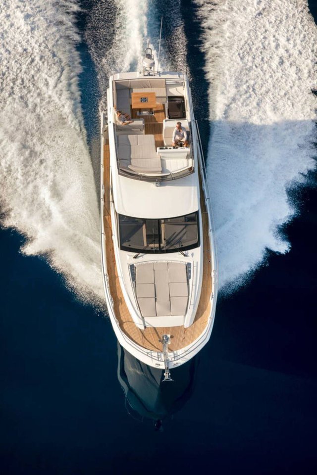 Prestige 520 Flybridge - 3 + 1 cab. — photo 17