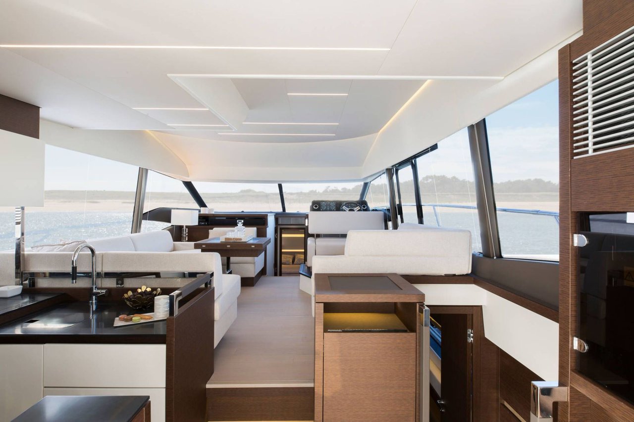 Prestige 520 Flybridge - 3 + 1 cab. — photo 19