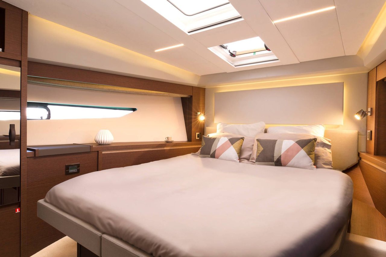 Prestige 520 Flybridge - 3 + 1 cab. — photo 6