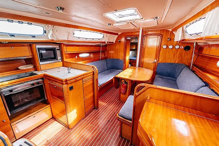 Bavaria 38 Cruiser — photo 5