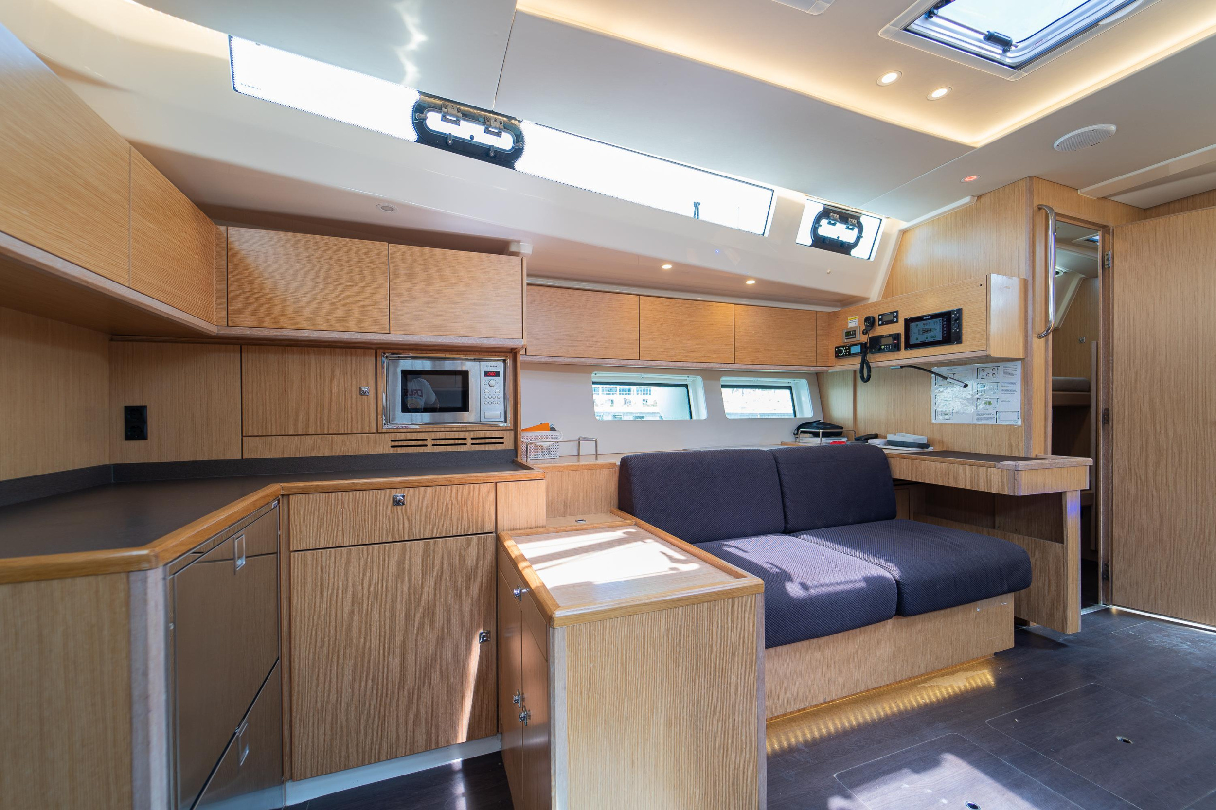 Bavaria C57 Holiday — photo 18