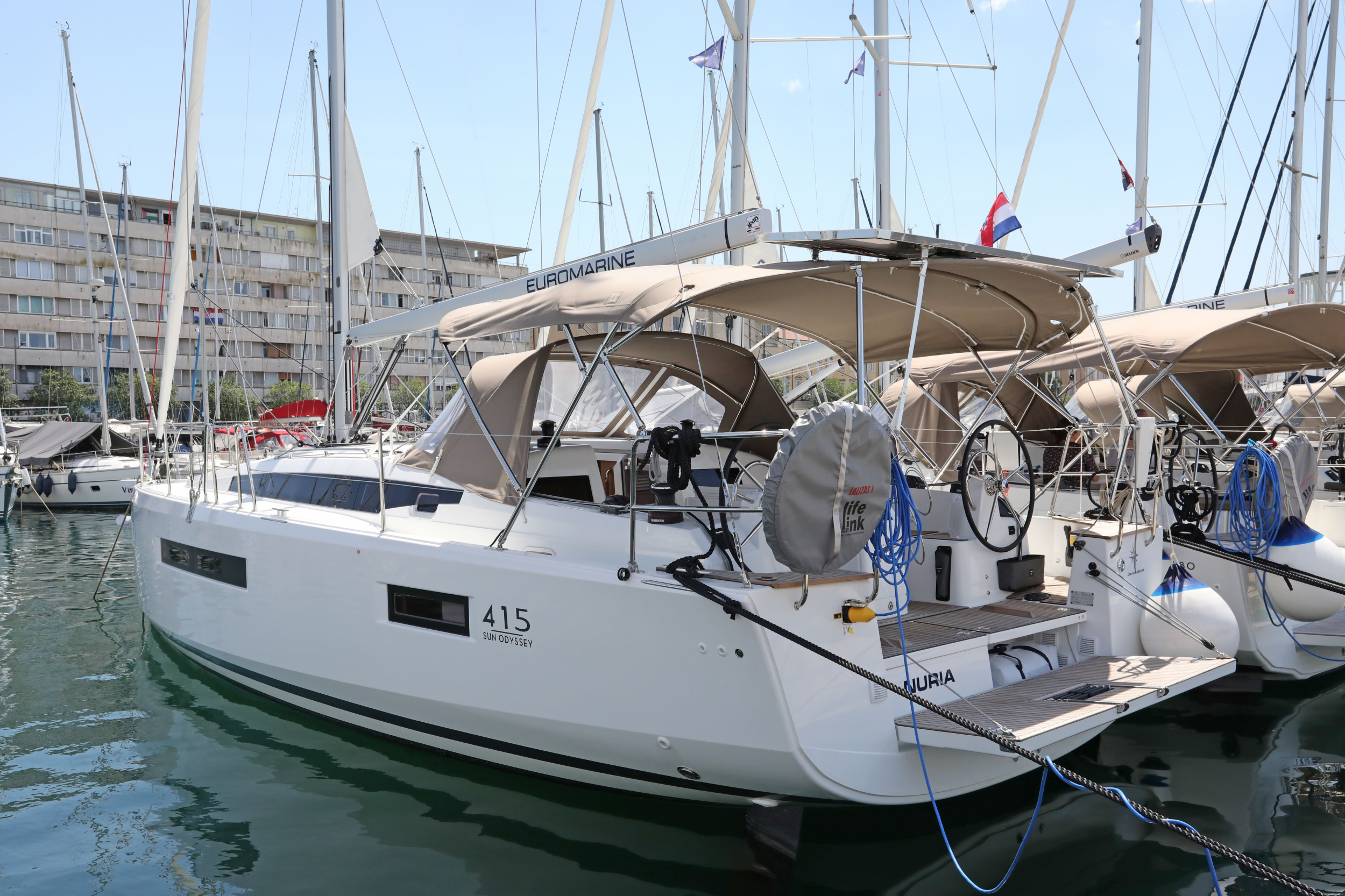 Sun Odyssey 415 — photo 4