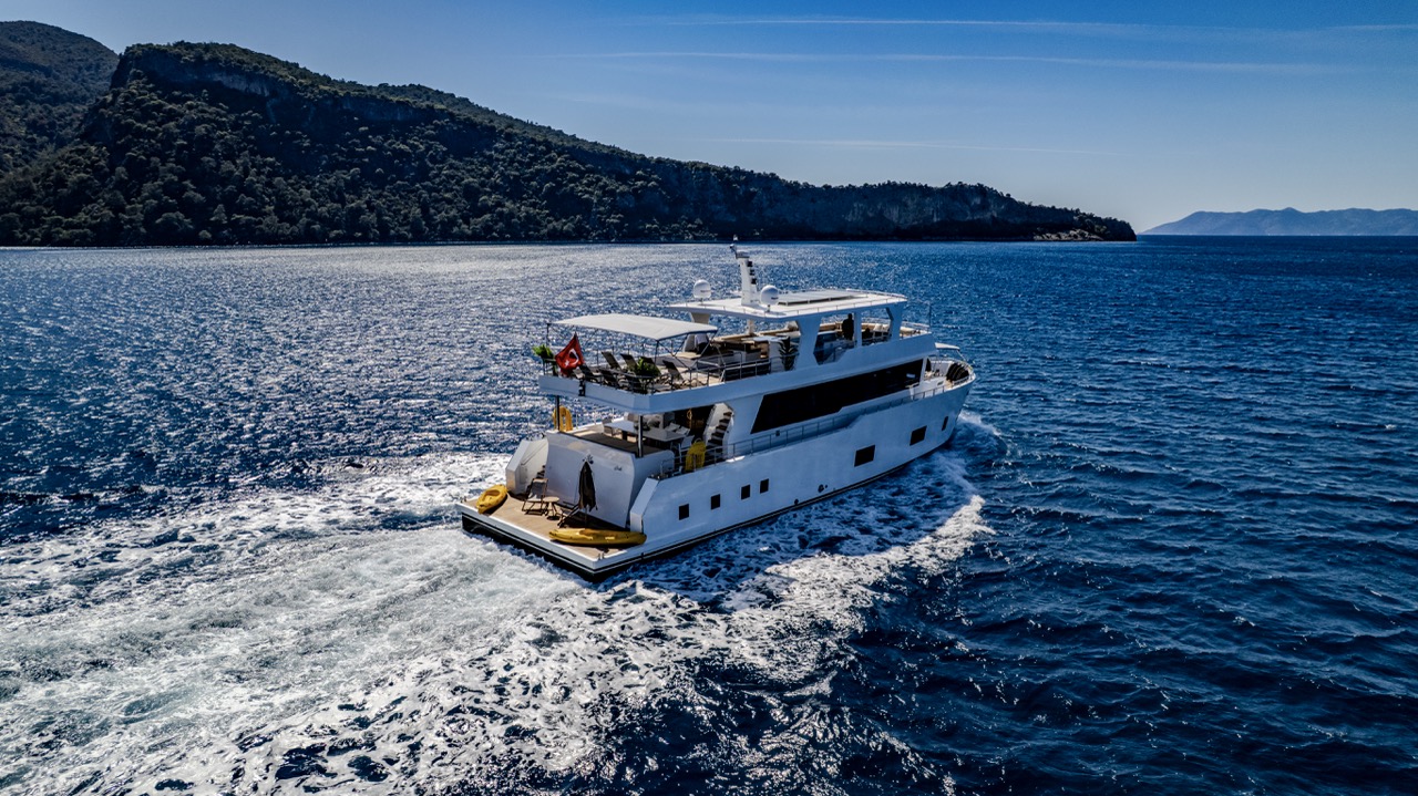 Lila Trawler — photo 8