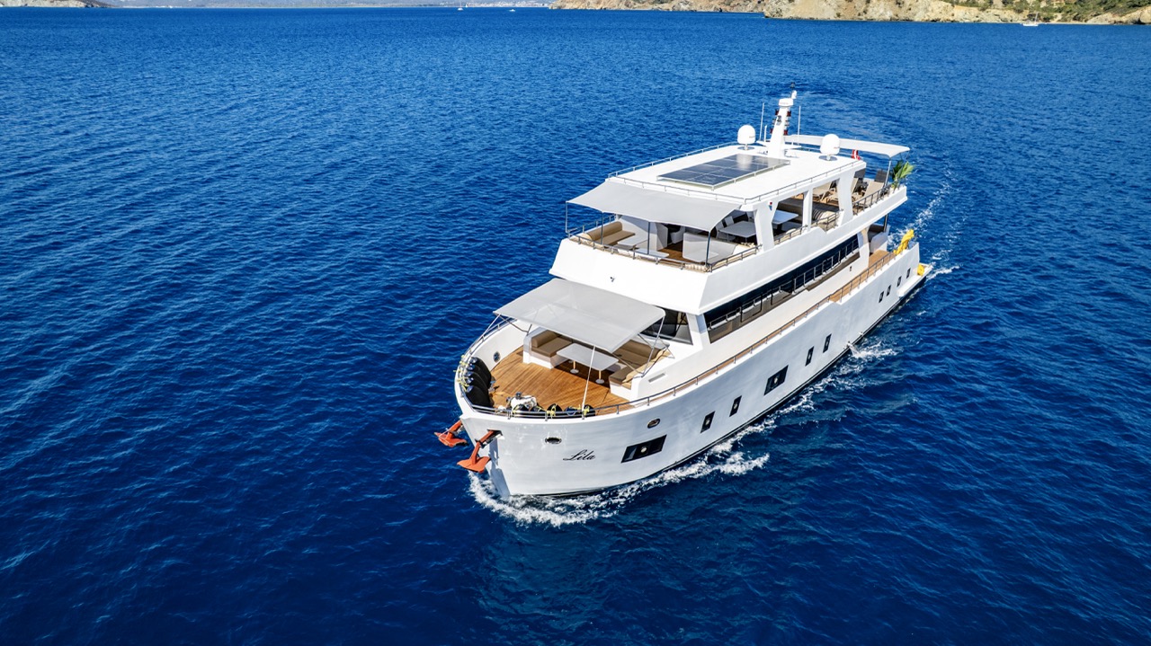 Lila Trawler — photo 10