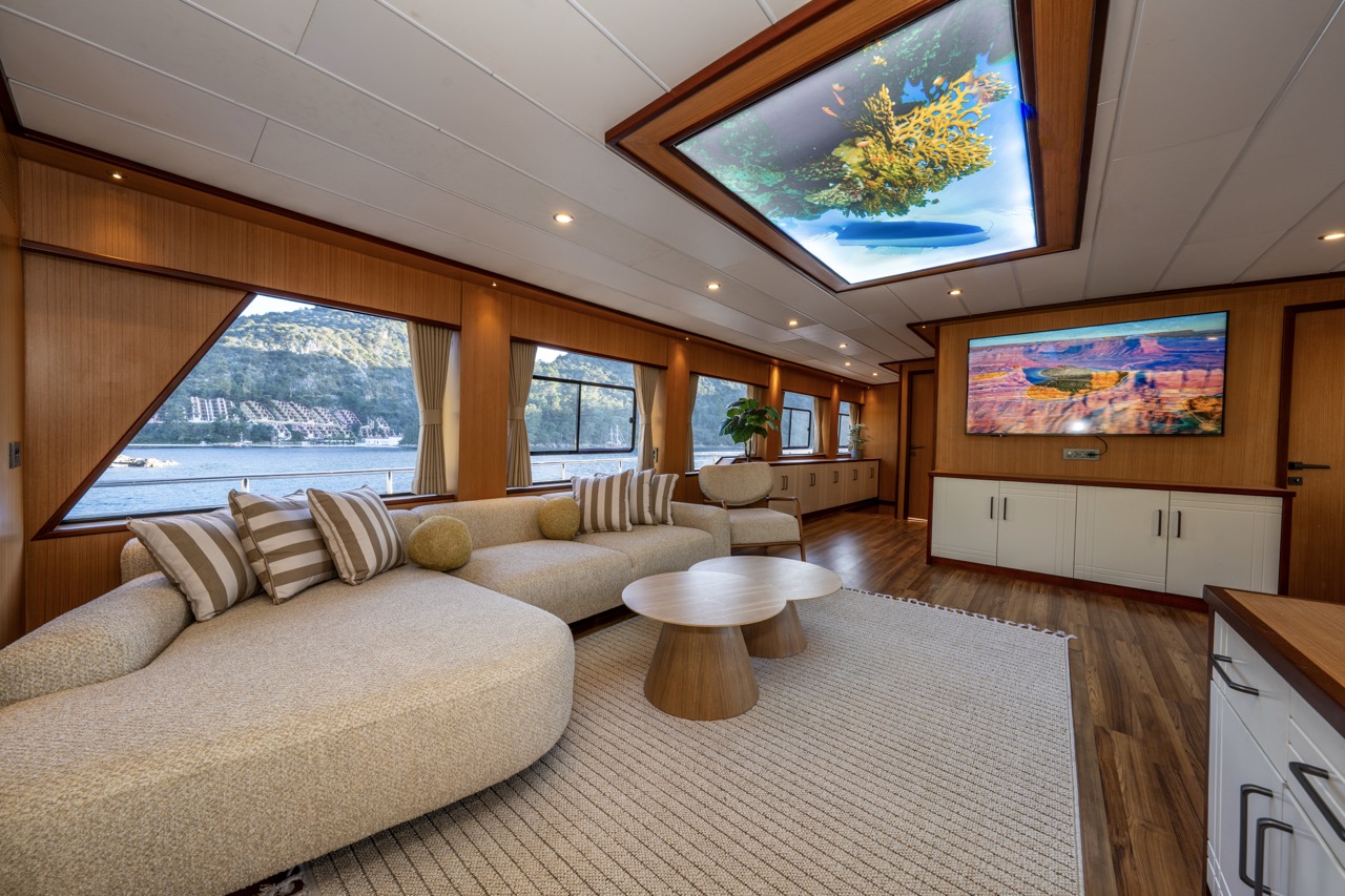 Lila Trawler — photo 15