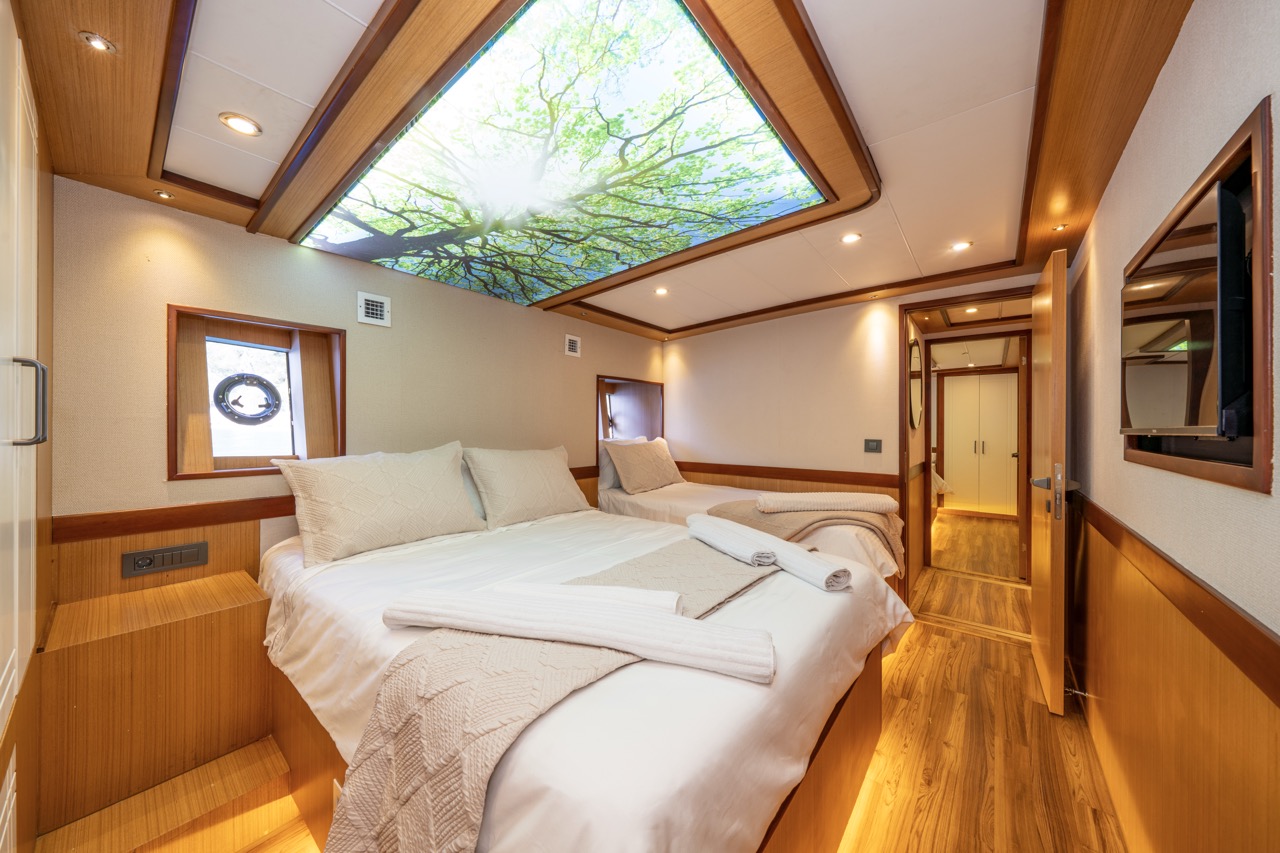 Lila Trawler — photo 22