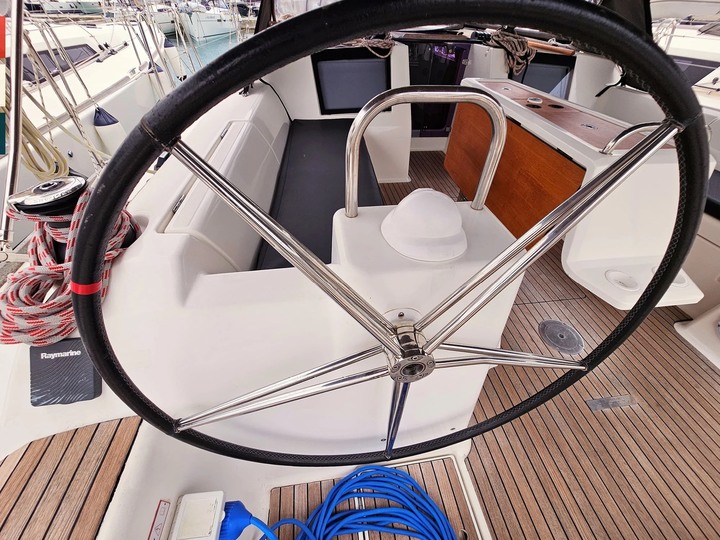 Dufour 460 GL — photo 7