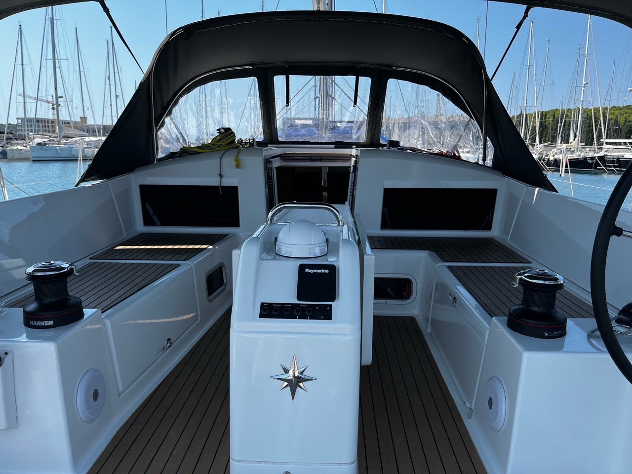 Sun Odyssey 440 - 4 cab. — photo 4