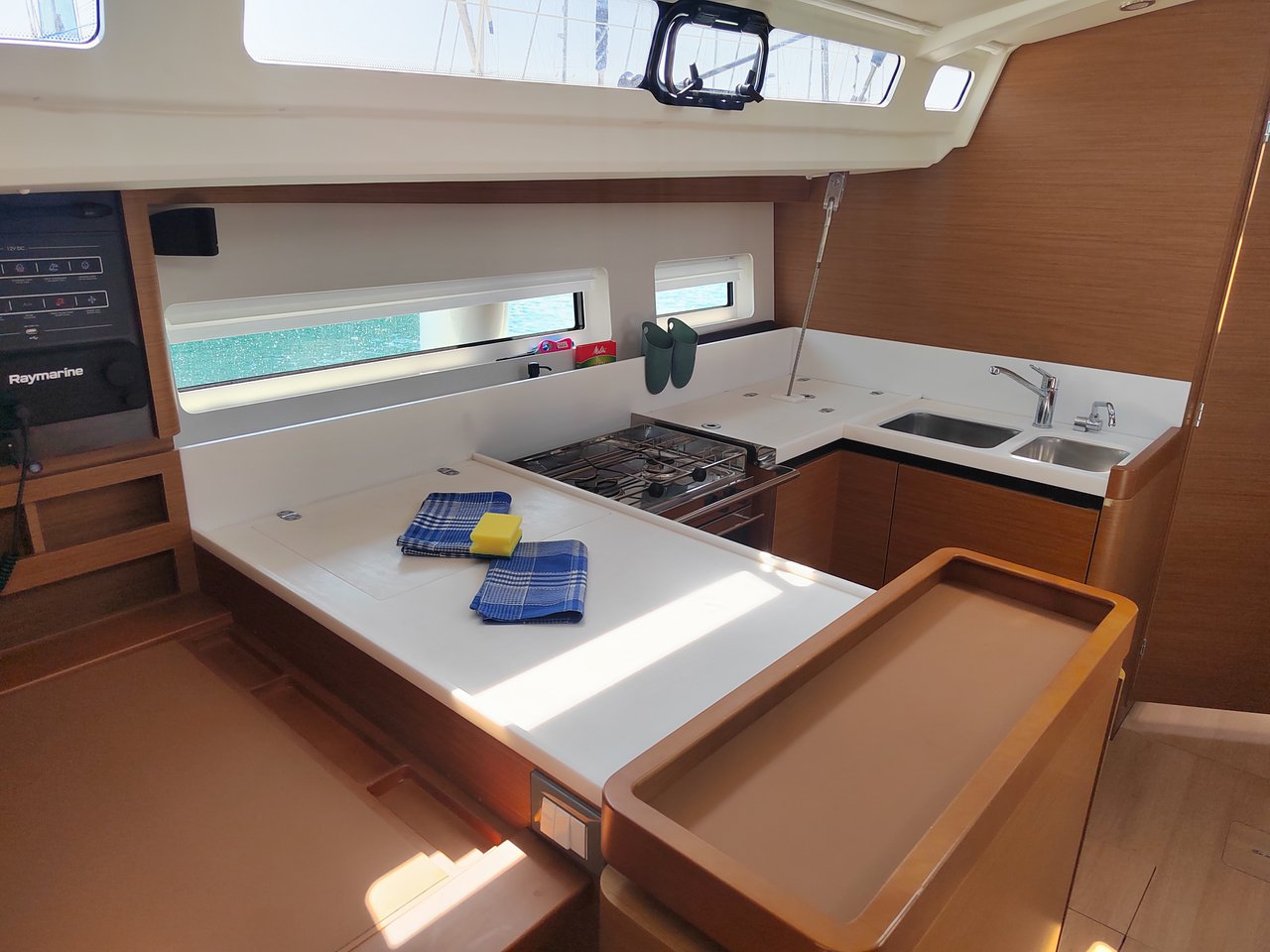 Sun Odyssey 440 - 4 cab. — photo 12