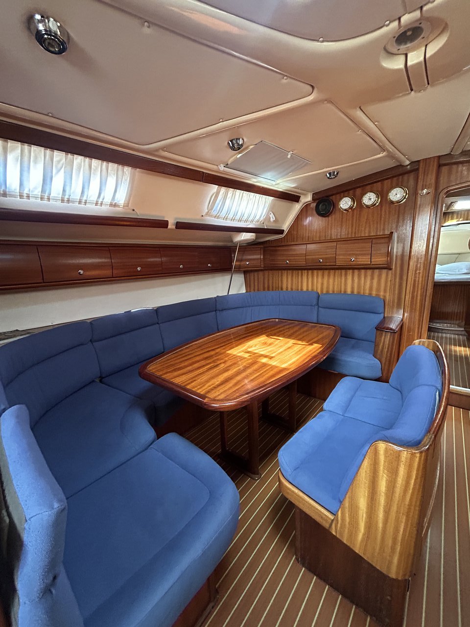 Bavaria 49 — photo 9