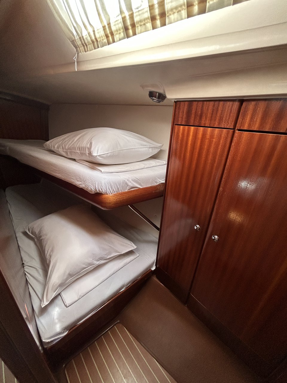 Bavaria 49 — photo 16