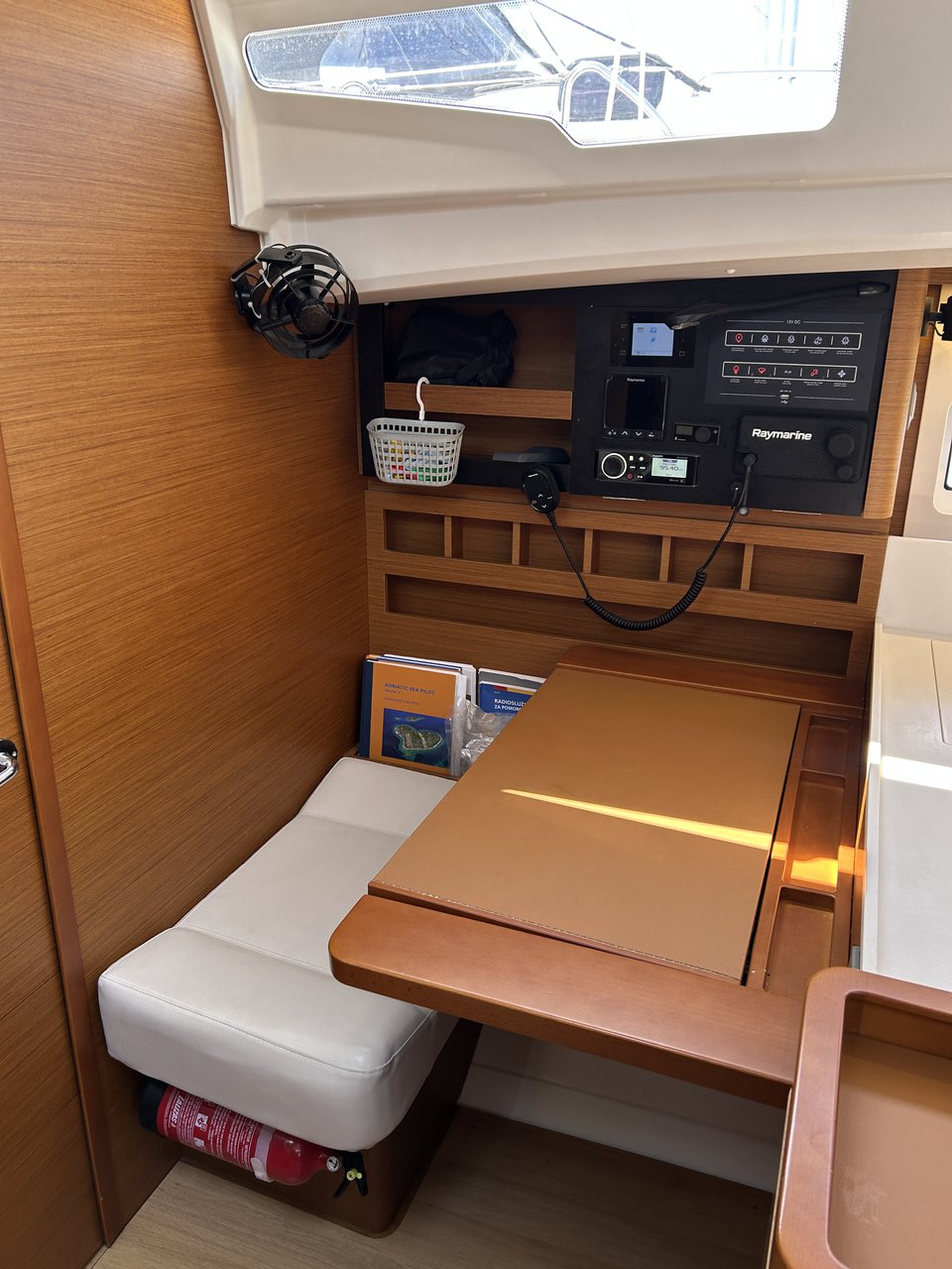Sun Odyssey 440 - 4 cab. — photo 10