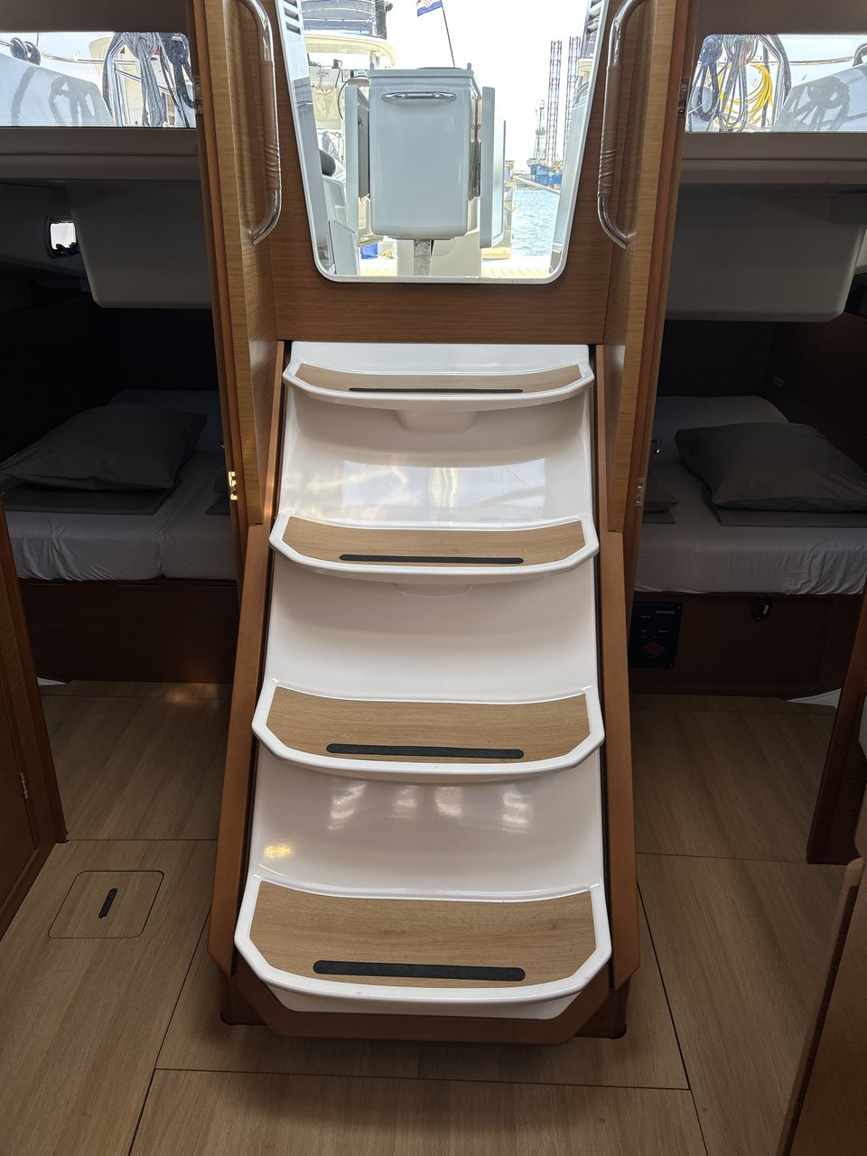 Sun Odyssey 440 - 4 cab. — photo 11