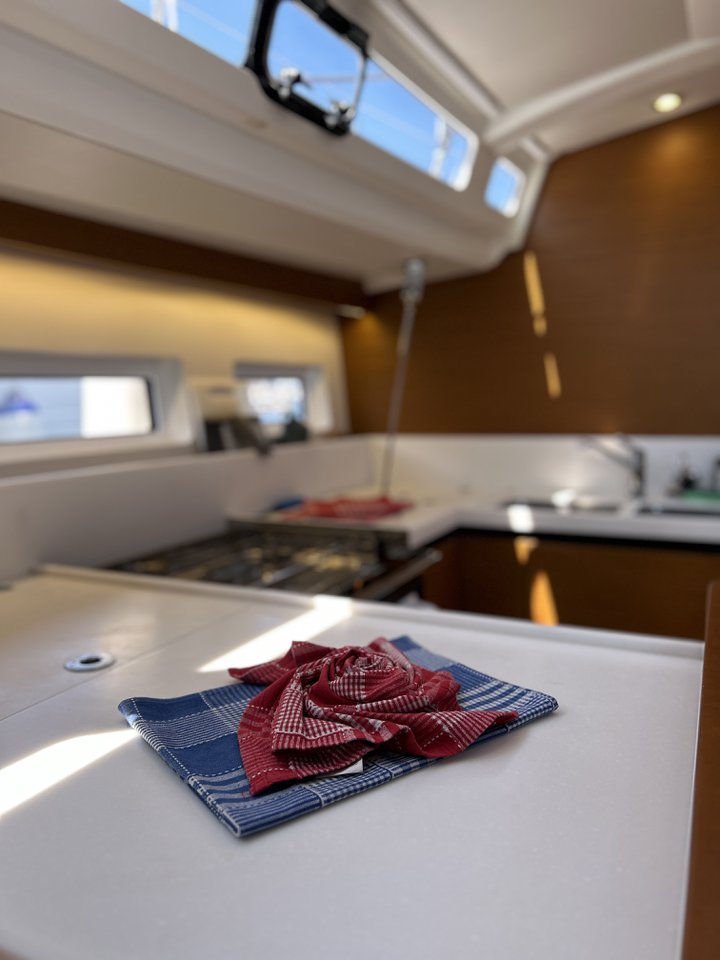 Sun Odyssey 440 - 4 cab. — photo 12