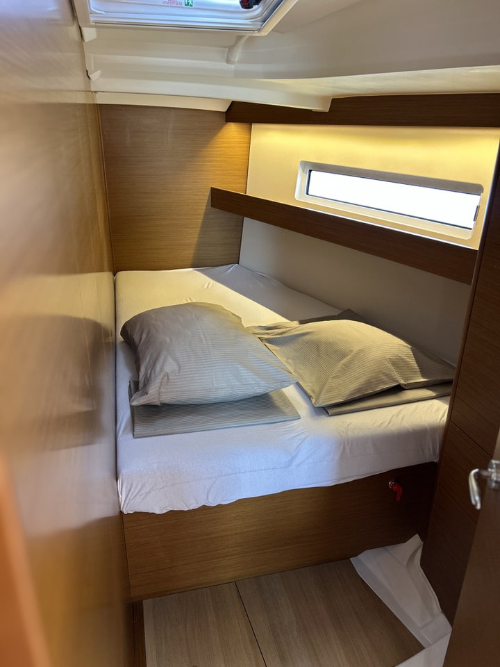 Sun Odyssey 440 - 4 cab. — photo 18