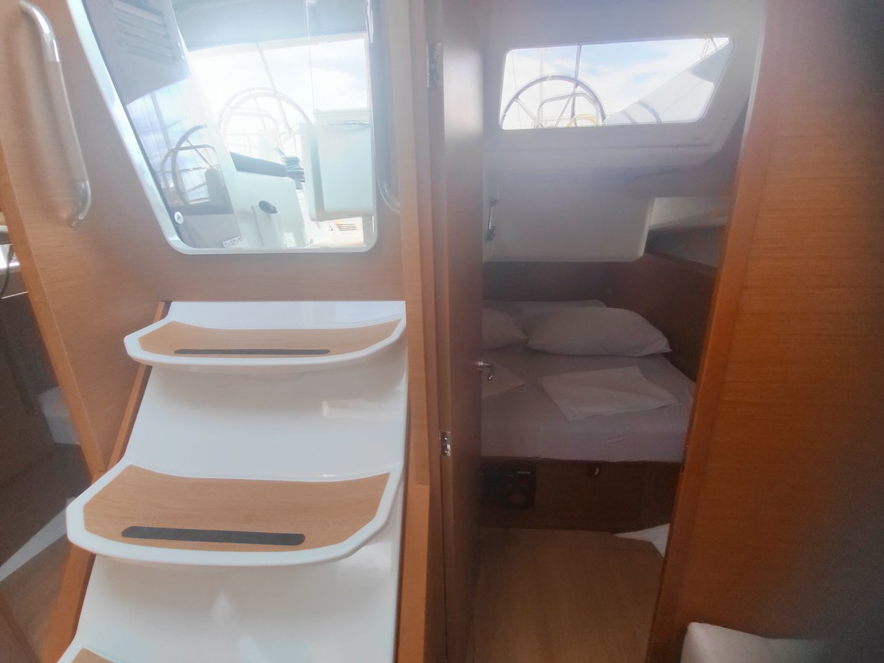 Sun Odyssey 440 - 4 cab. — photo 7