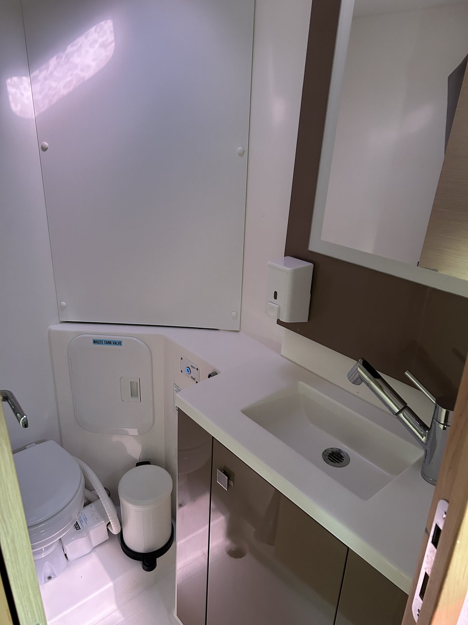 Fountaine Pajot Lucia 40 - 4 cab. — photo 22