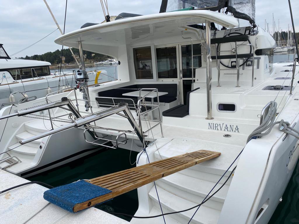 Lagoon 39 - 4 + 2 cab. — photo 3