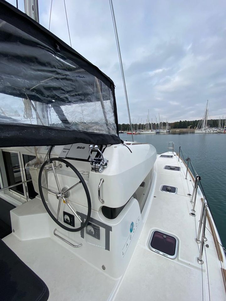 Lagoon 39 - 4 + 2 cab. — photo 6