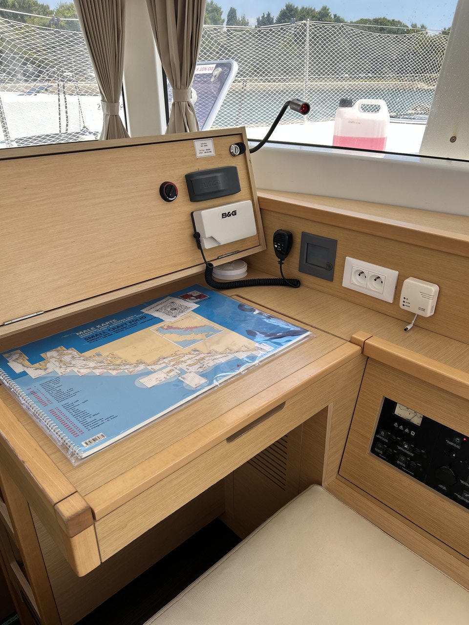 Lagoon 39 - 4 + 2 cab. — photo 10