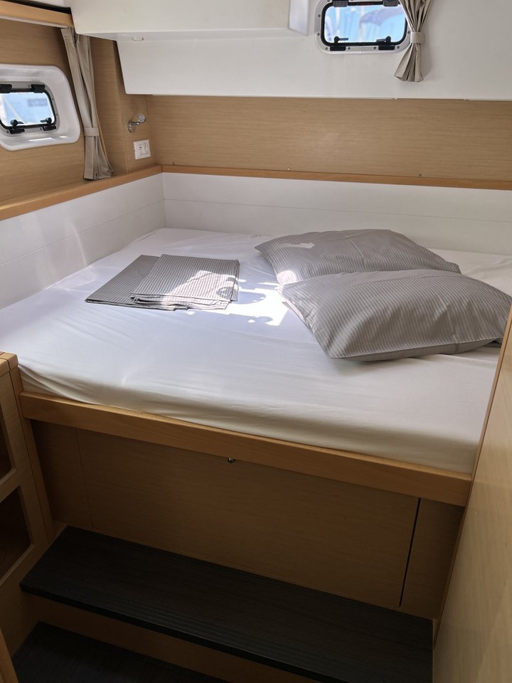 Lagoon 39 - 4 + 2 cab. — photo 16