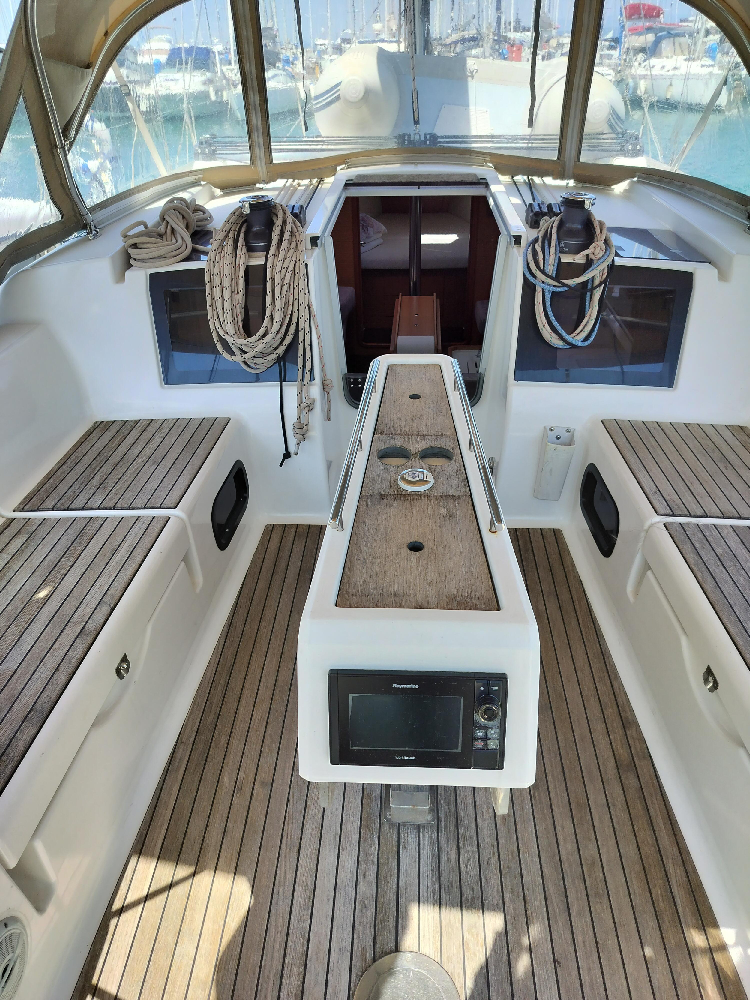 Dufour 382 GL — photo 4