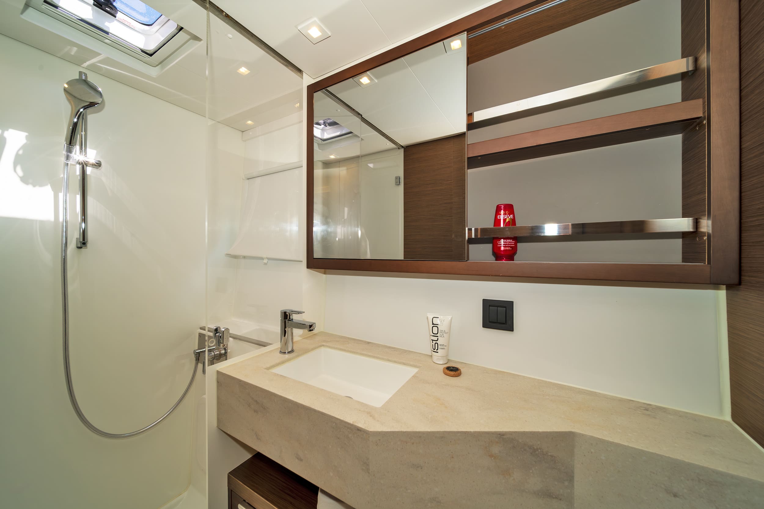 Lagoon 46 - 4 + 2 cab. — photo 27