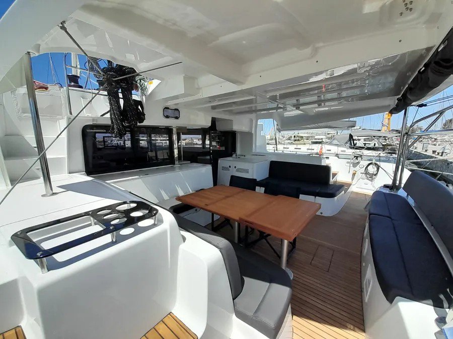 Lagoon 46 - 4 + 2 cab. — photo 8