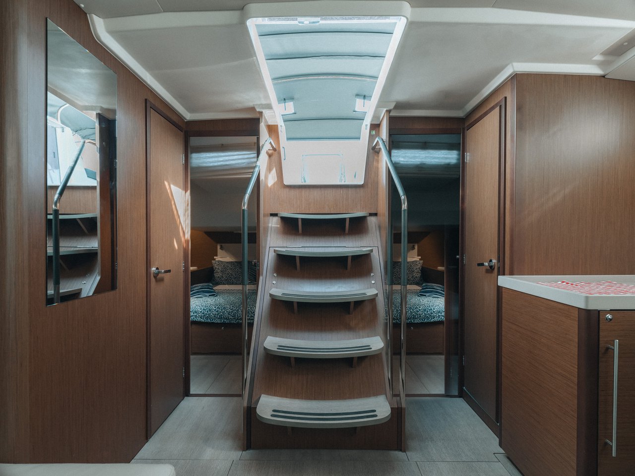 Oceanis 51.1 - 5 + 1 cab. — photo 16
