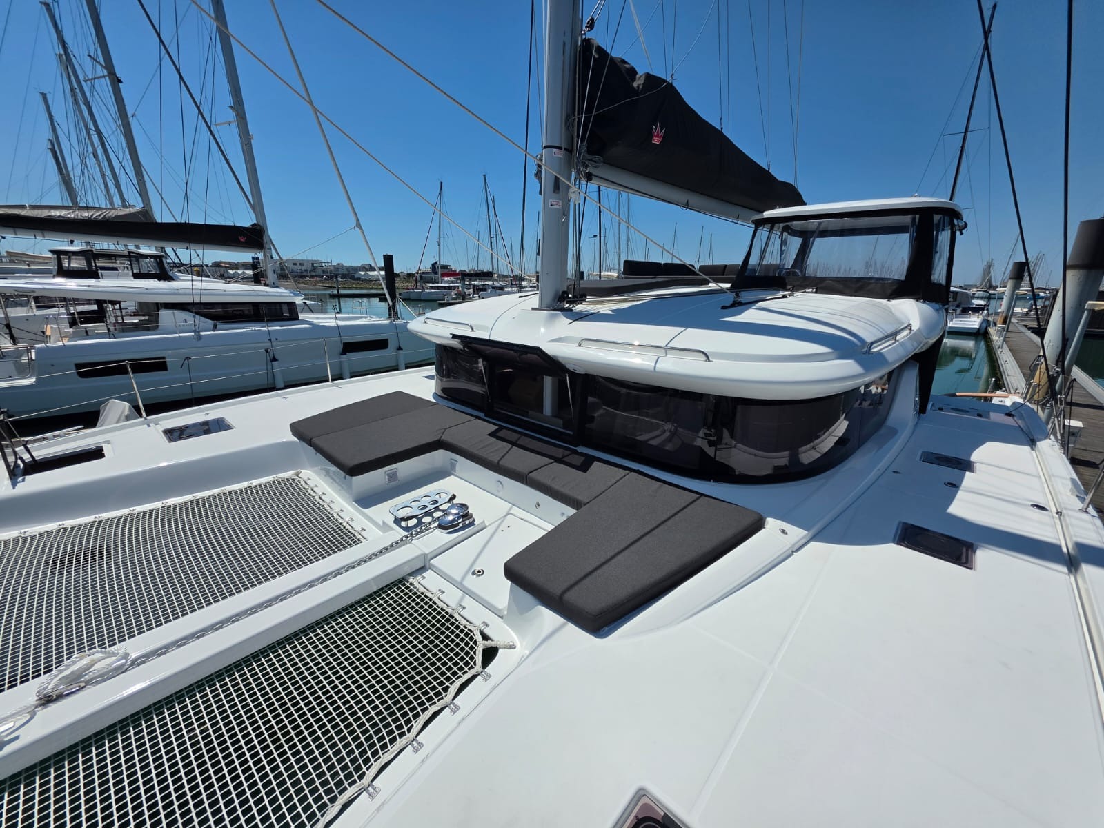 Lagoon 43 - 4 + 1 cab. — photo 11