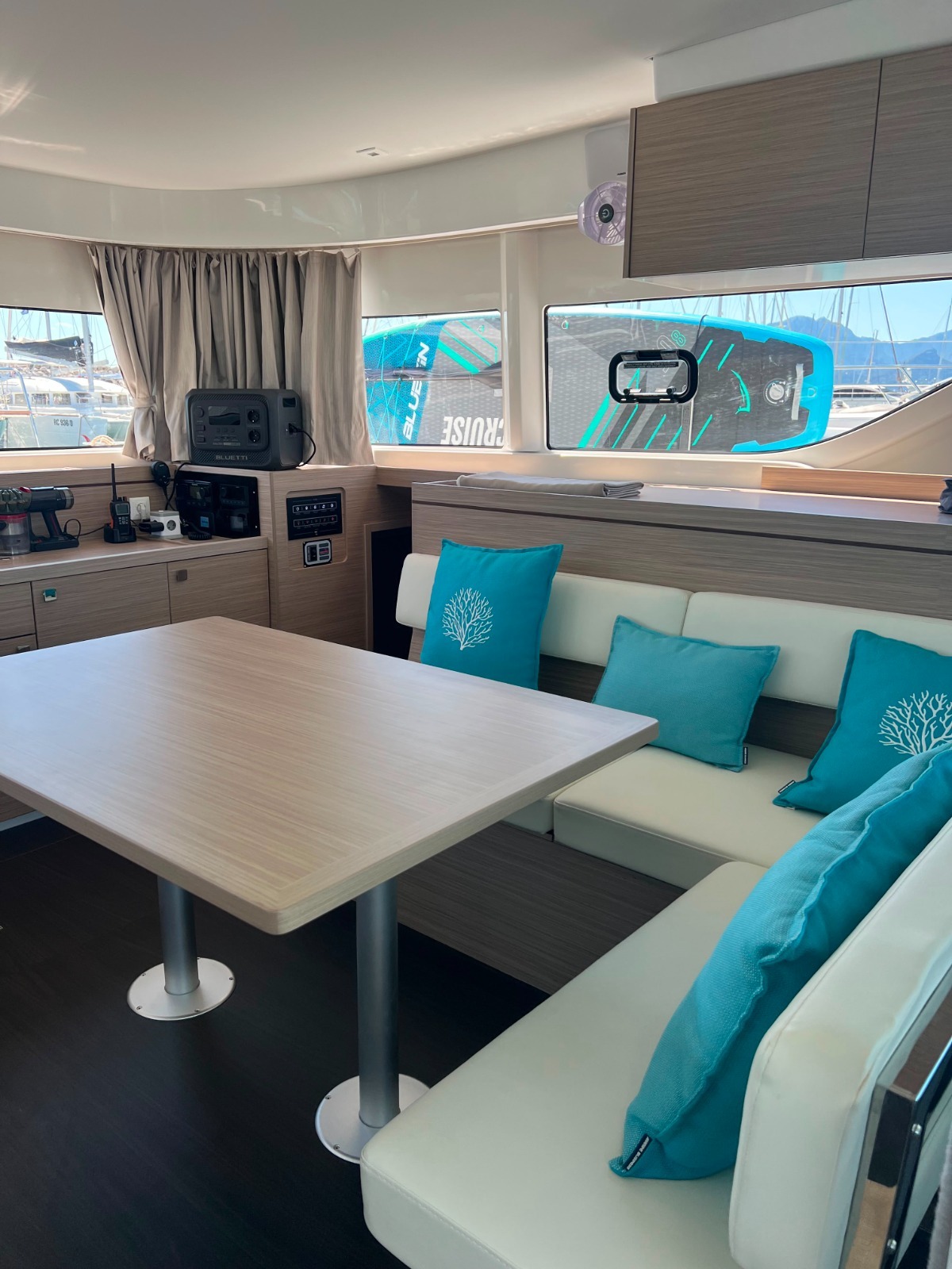 Lagoon 43 - 4 + 1 cab. — photo 13