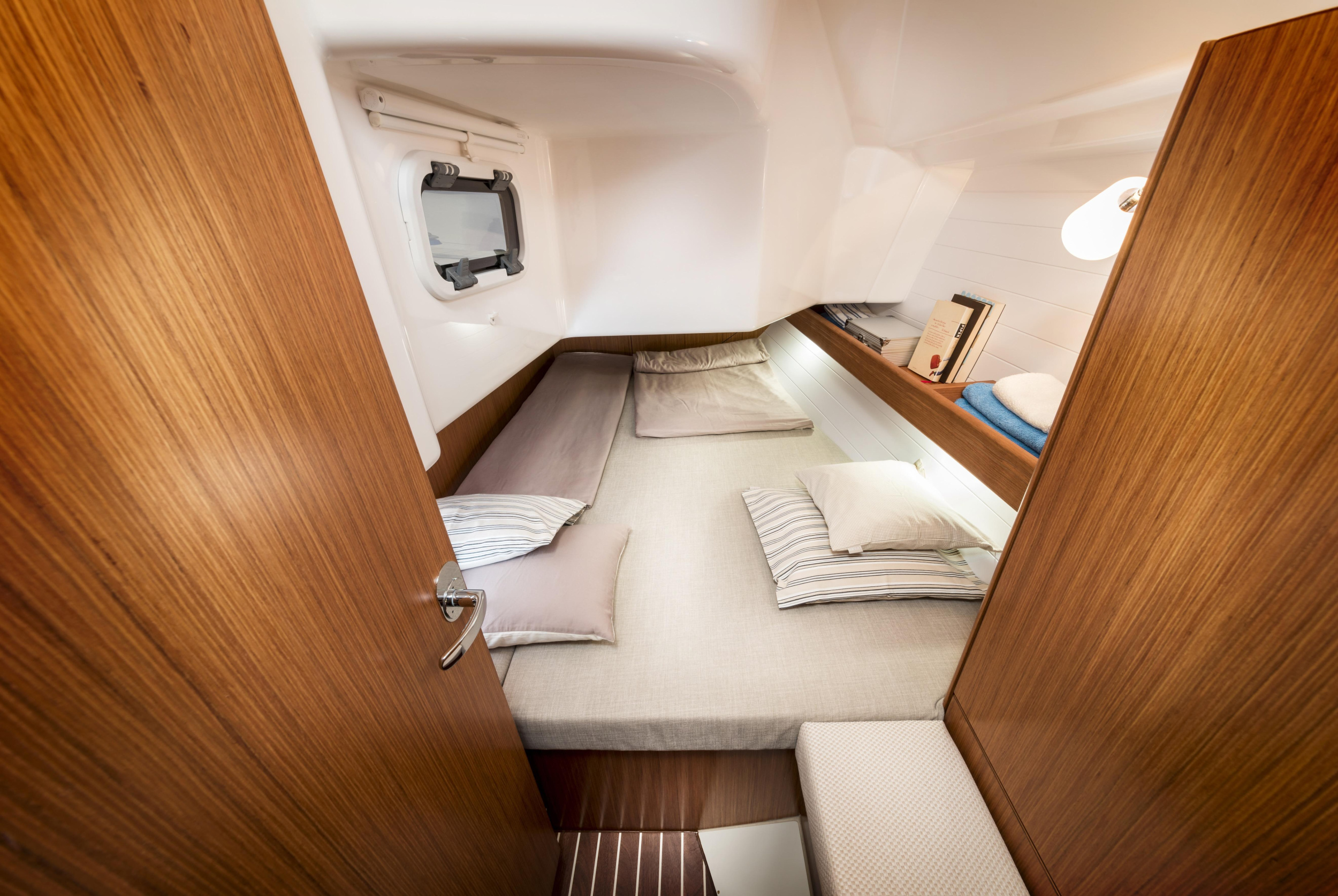 Bavaria Cruiser 34 — photo 13