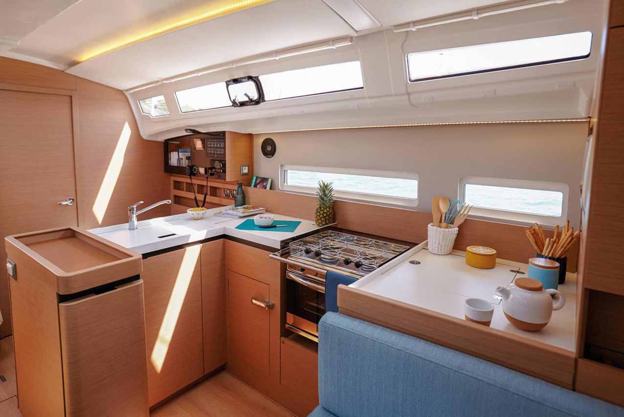 Sun Odyssey 410 - 3 cab. — photo 8