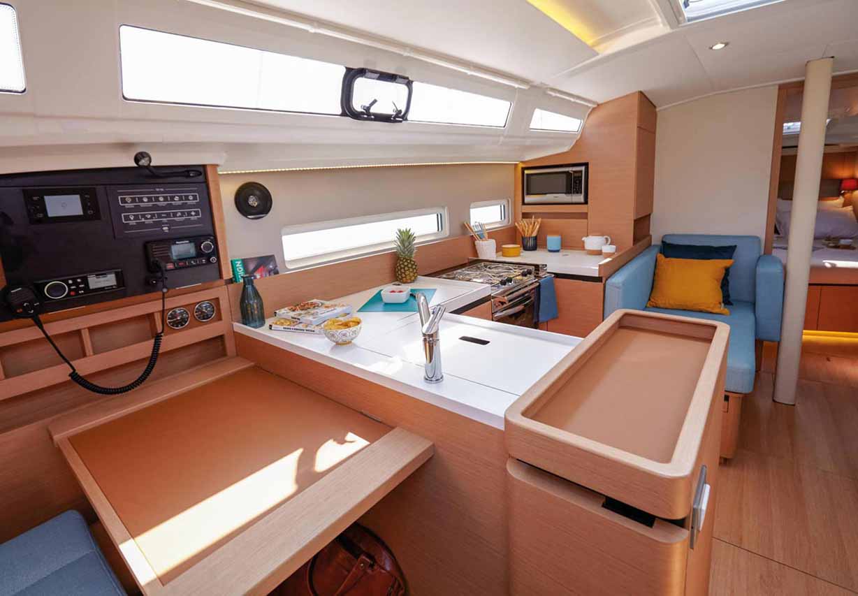 Sun Odyssey 410 - 3 cab. — photo 9