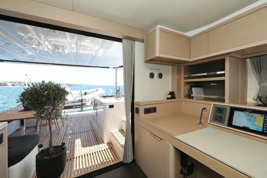 Lagoon 55 - 4 + 2 cab. — photo 11