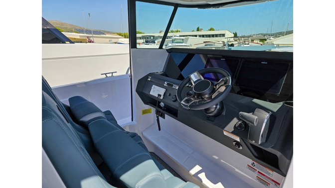 Axopar 29 XC Cross Cabin — photo 8
