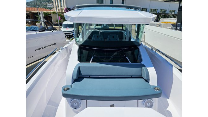 Axopar 29 XC Cross Cabin — photo 15