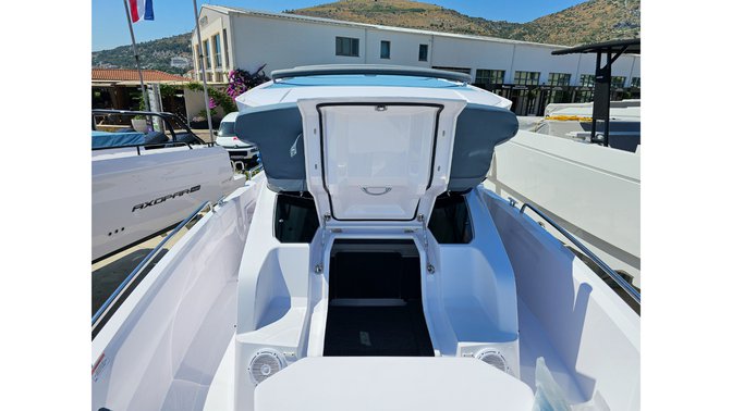 Axopar 29 XC Cross Cabin — photo 16