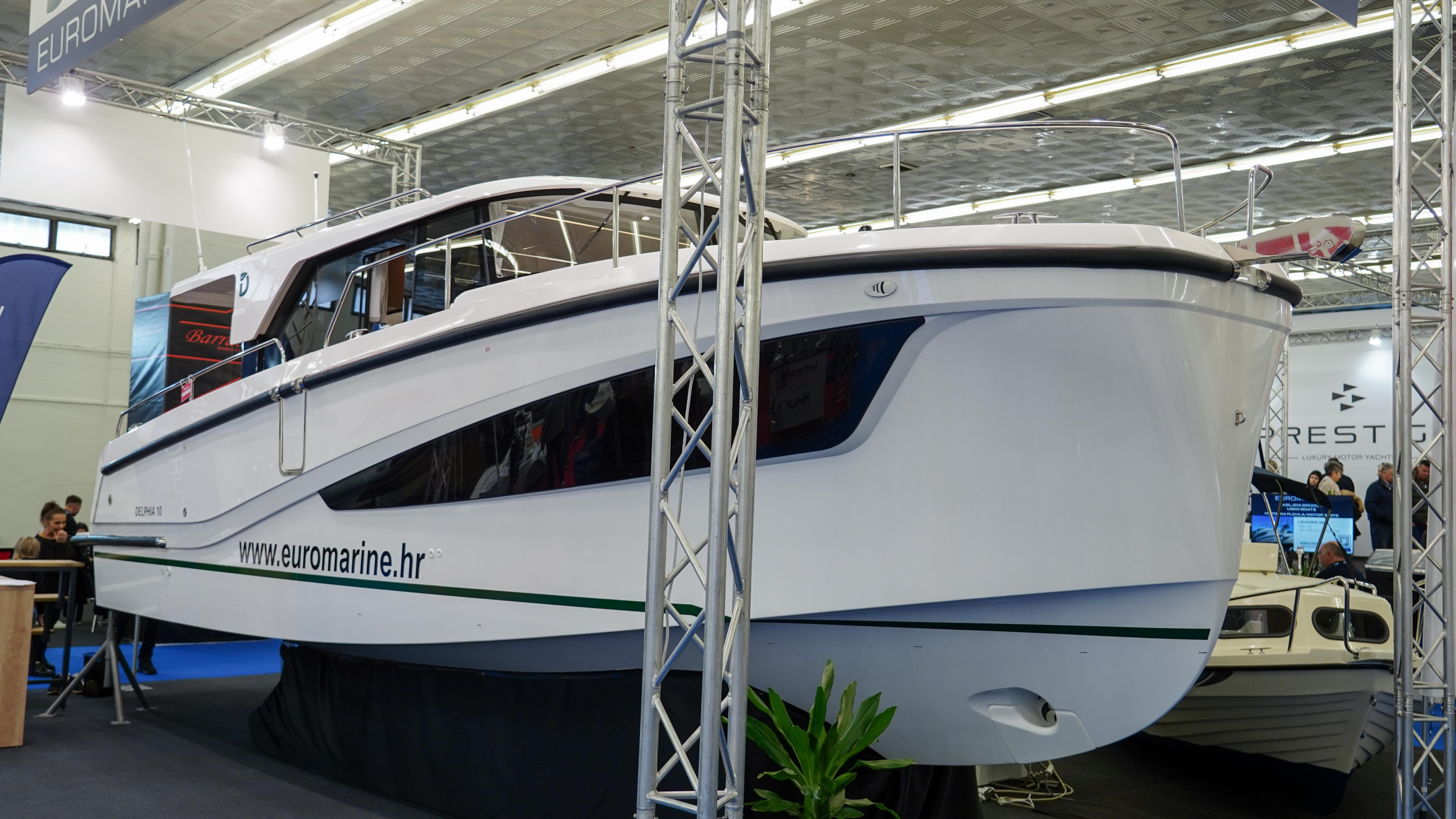 Delphia 10 Sedan — photo 15