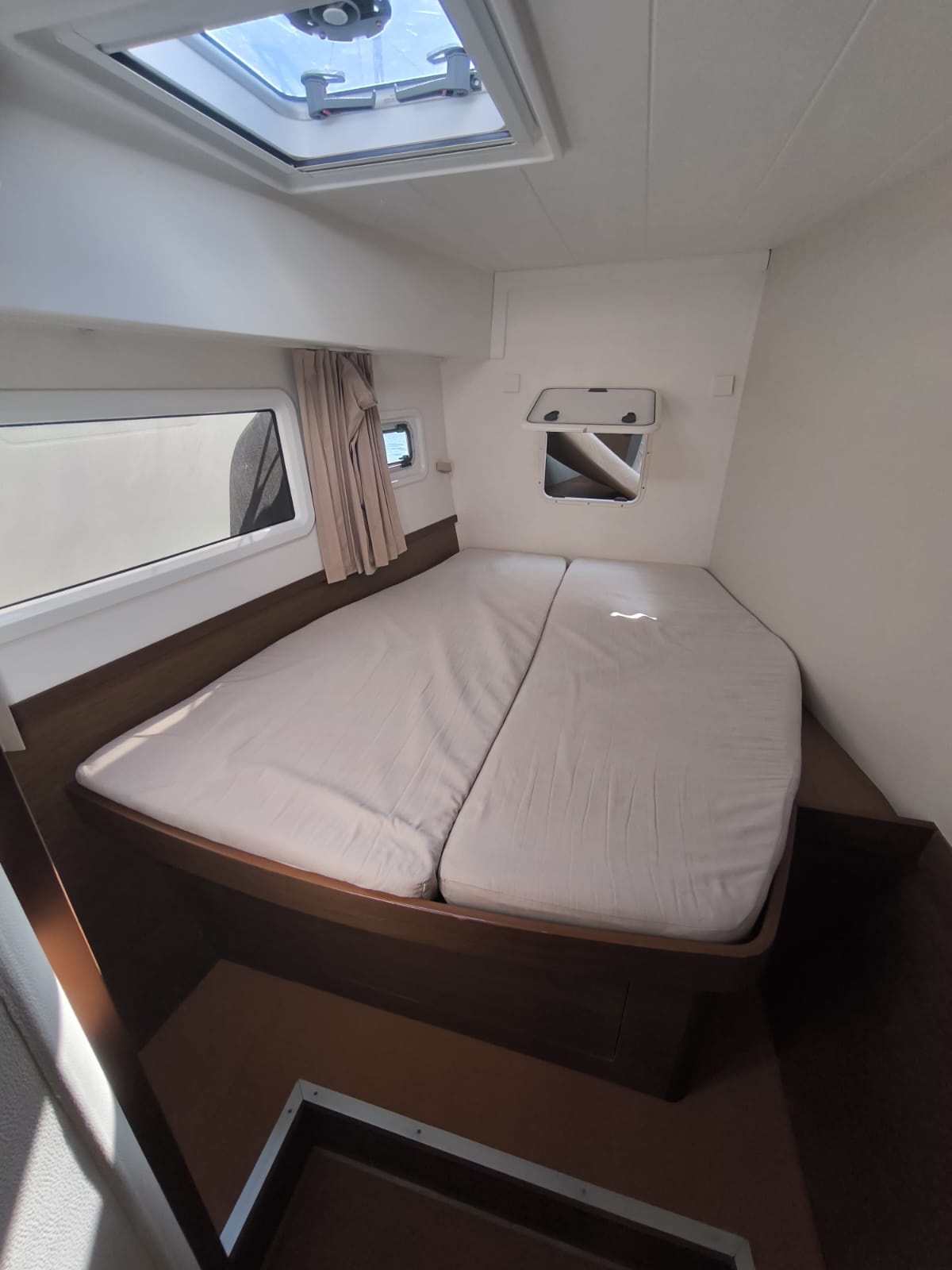 Lagoon 42 - 4 + 2 cab. — photo 8