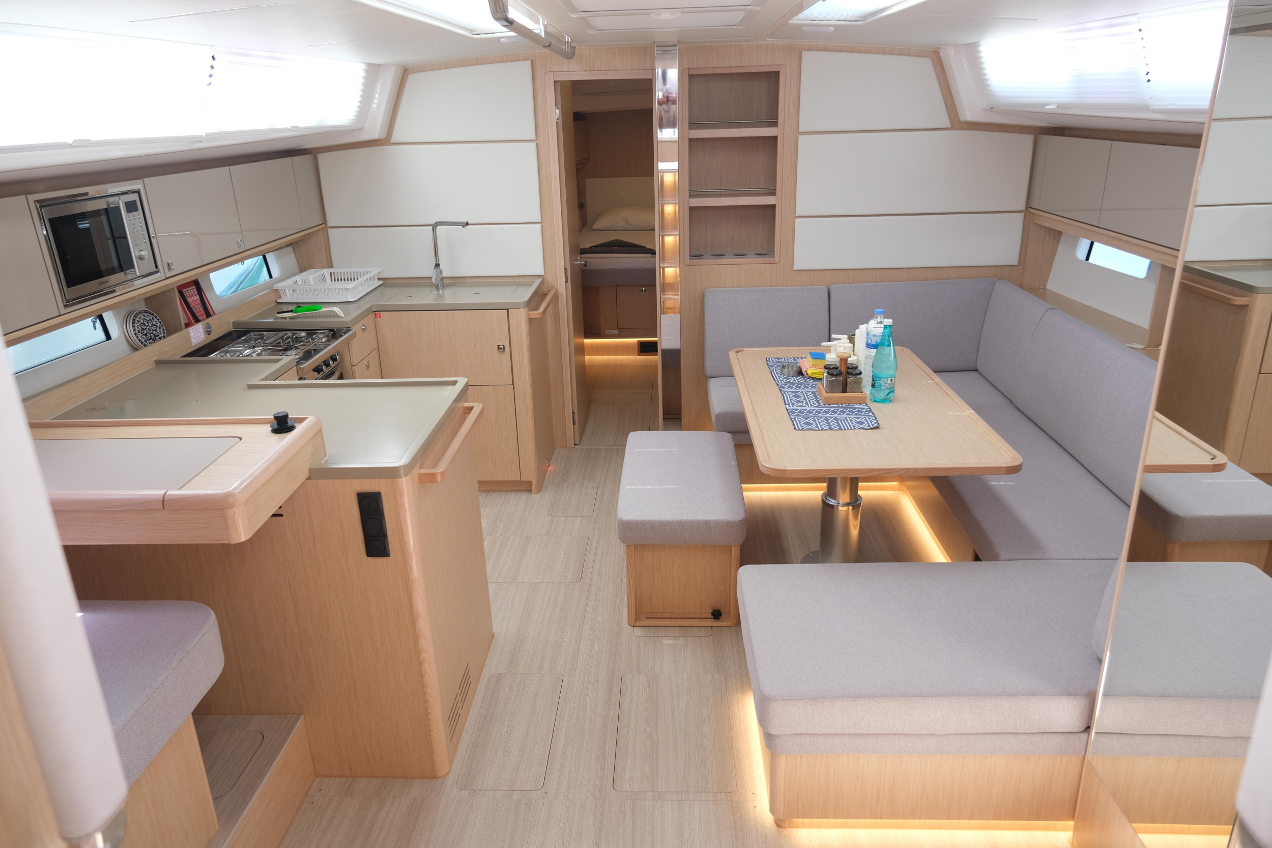 Bavaria C46 - 3 cab. — photo 9