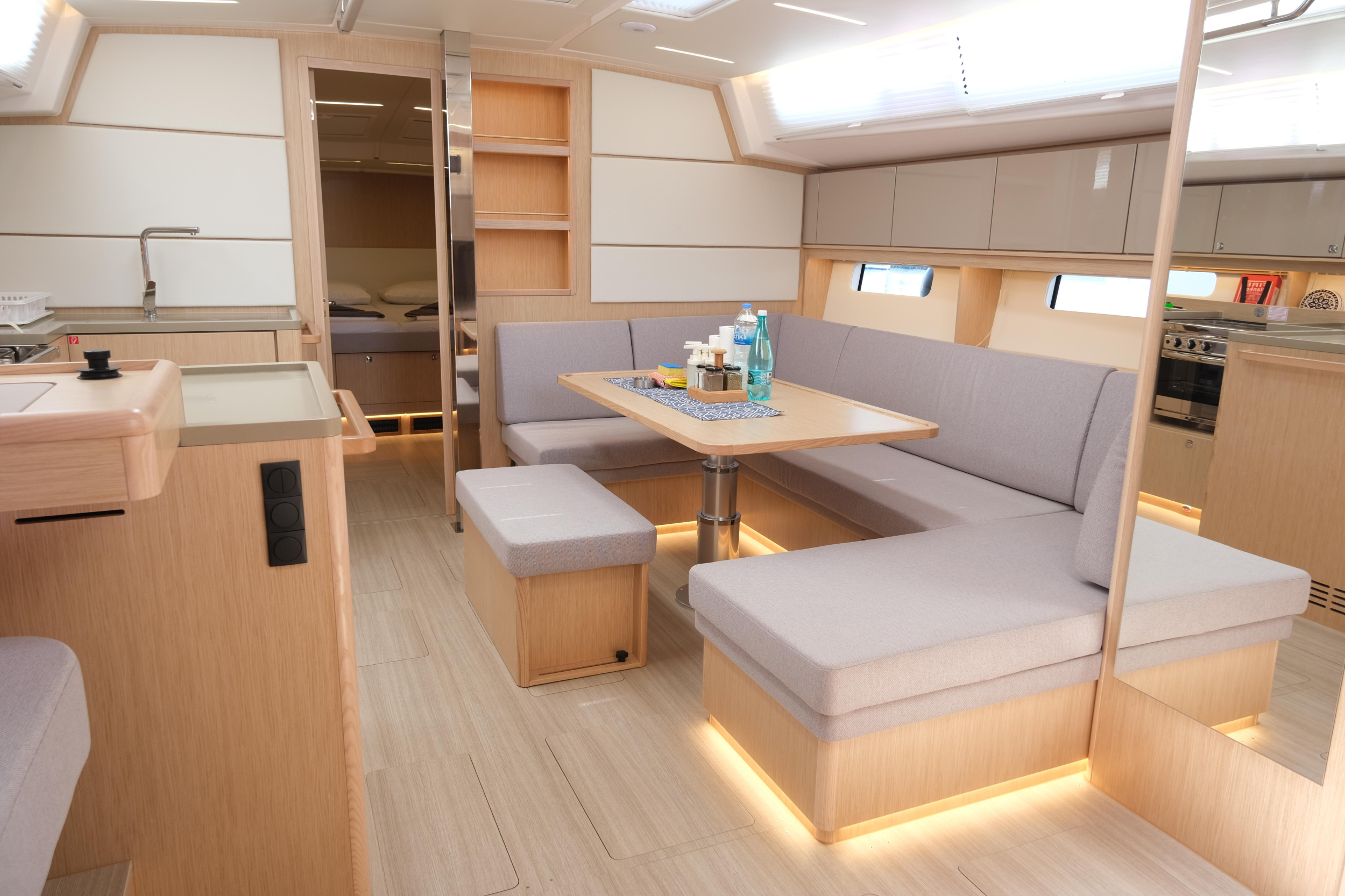 Bavaria C46 - 3 cab. — photo 11