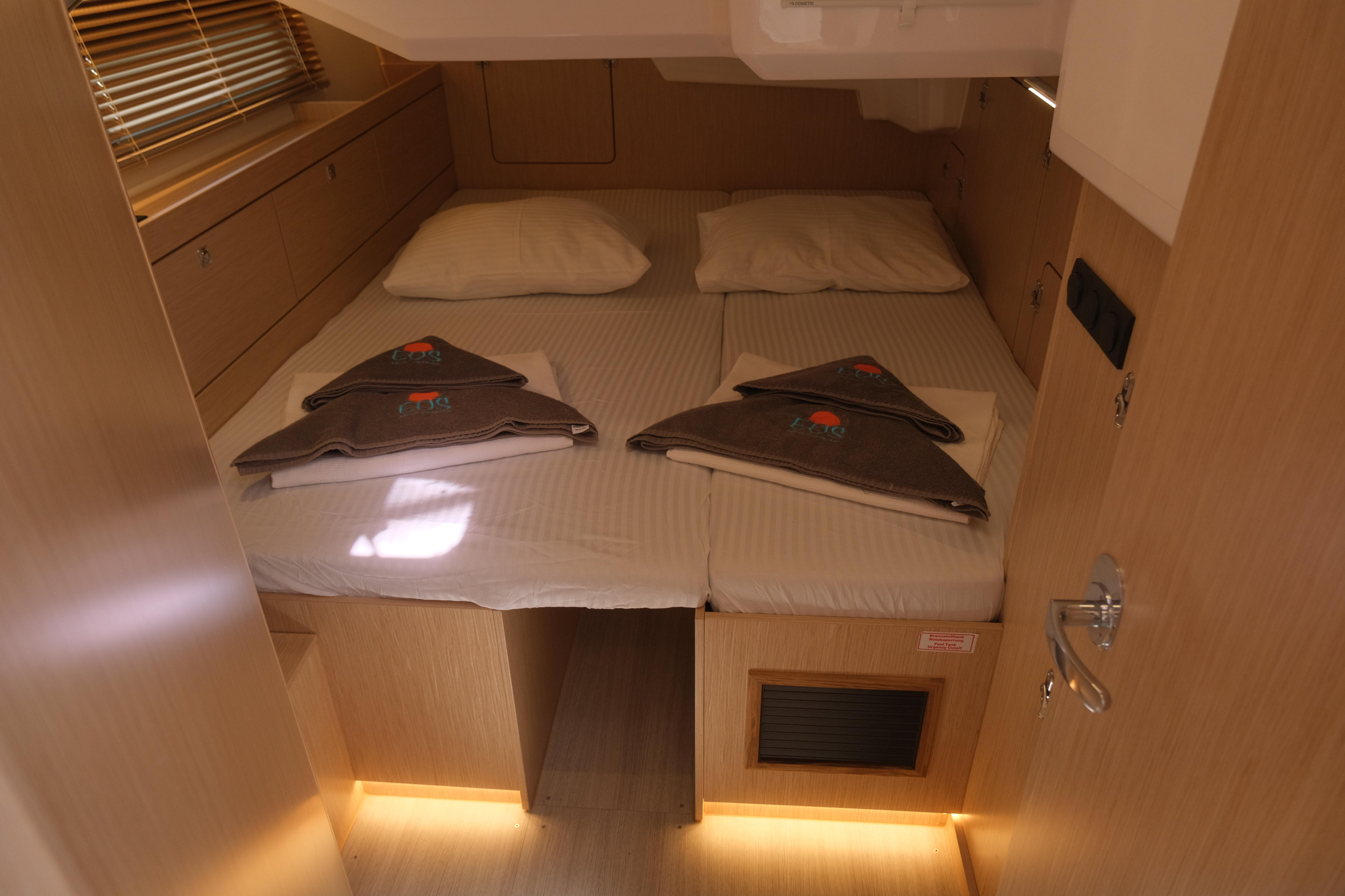 Bavaria C46 - 3 cab. — photo 18